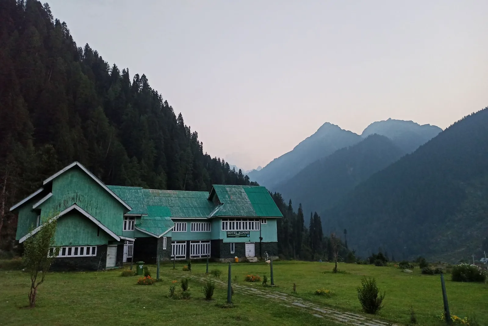 Doodhpathri & Dal Lake Escape
