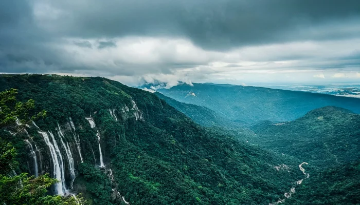 7sister_waterfall_vertical